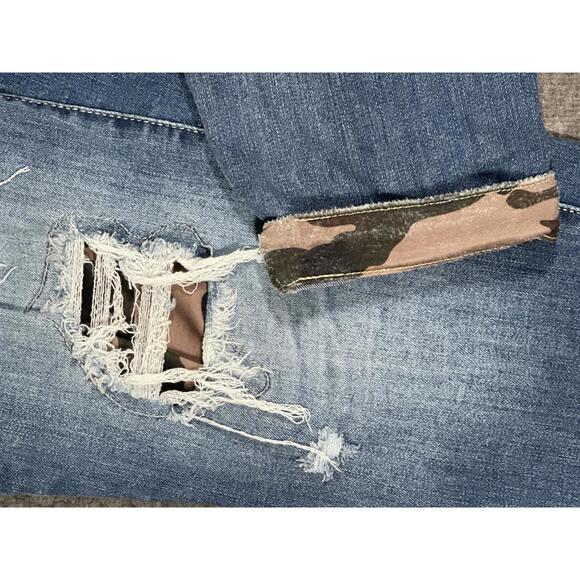 Judy Blue Women's Distressed Blue Denim Jeans With Camo Accents and Cuffs 14W - Picture 4 of 9
